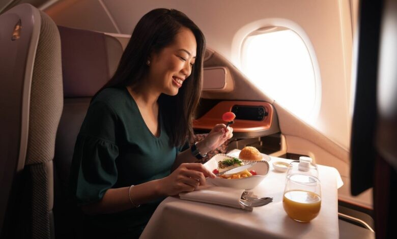 Dineren op een vliegtuig
