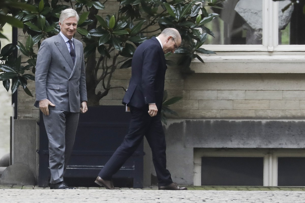 Koen Geens wandelt weg van koning Filip.