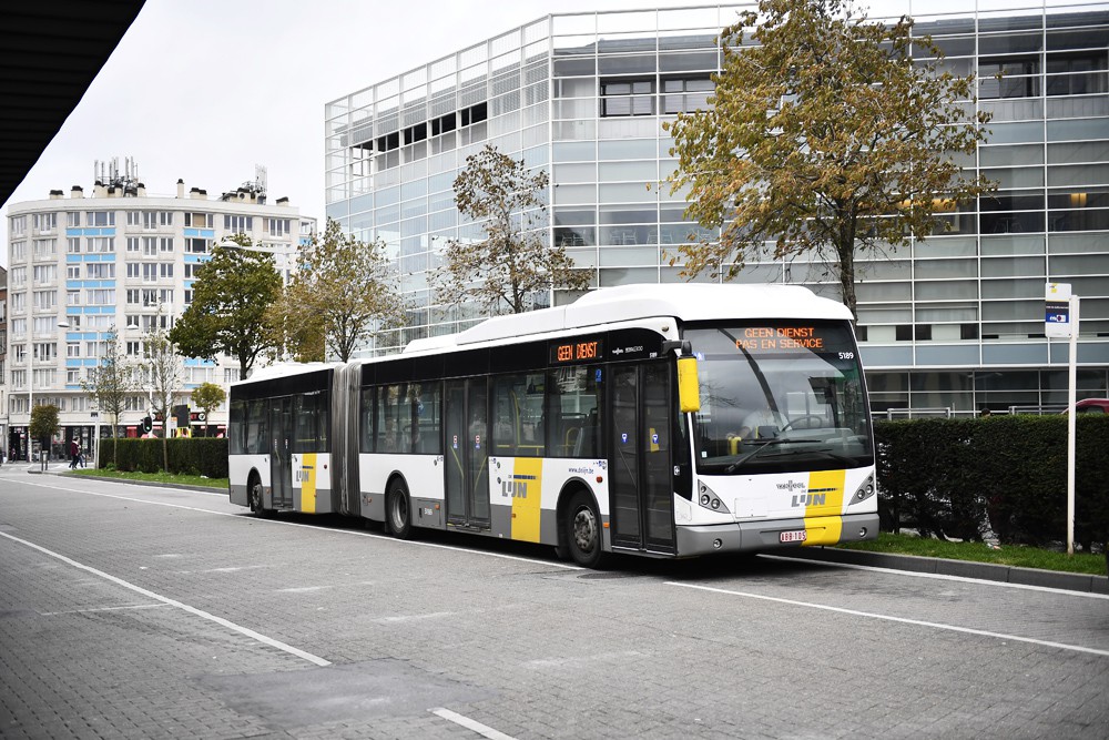 Bus van De Lijn