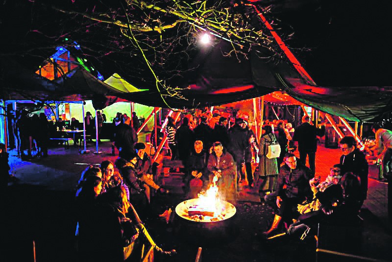 een warm feest buiten