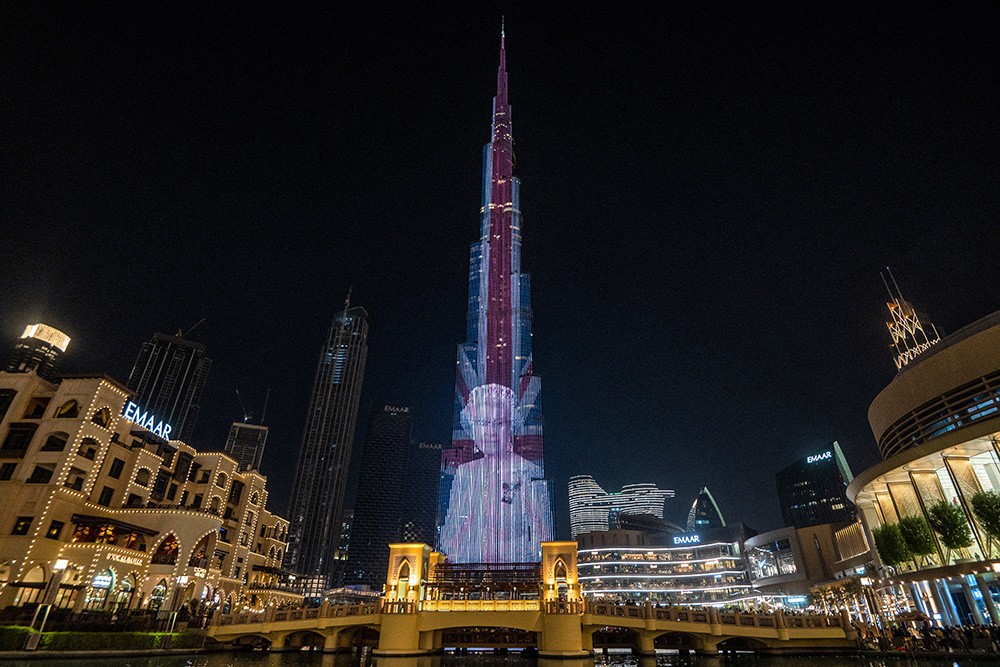 Burj Khalifa met de Queen erop