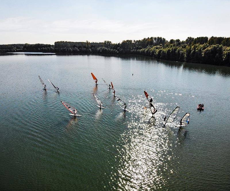 windsurf