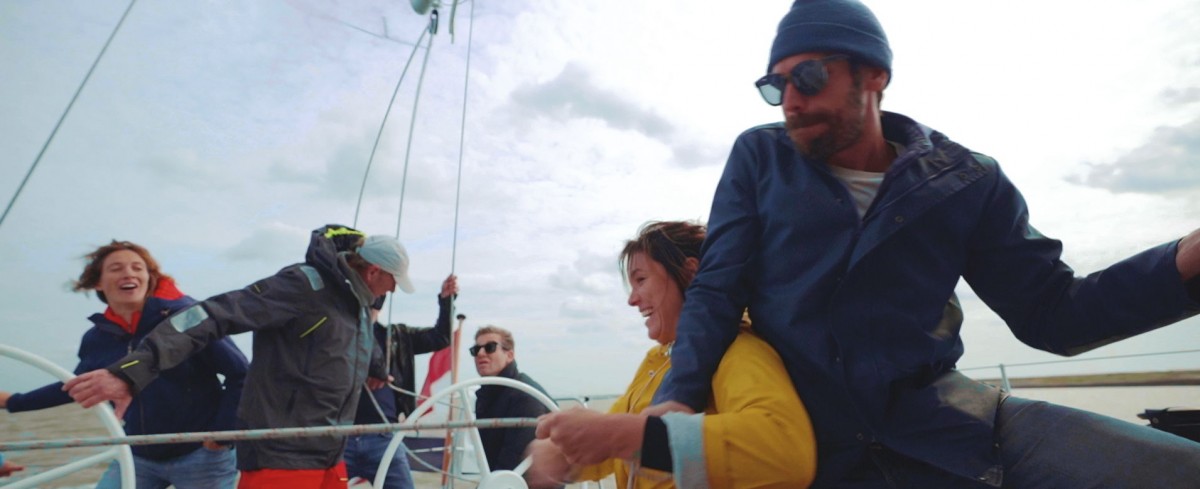 Over de oceaan met een boot