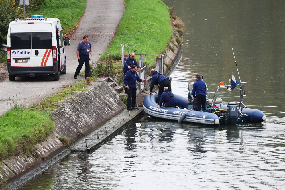 Speurders zoeken naar bewijzen