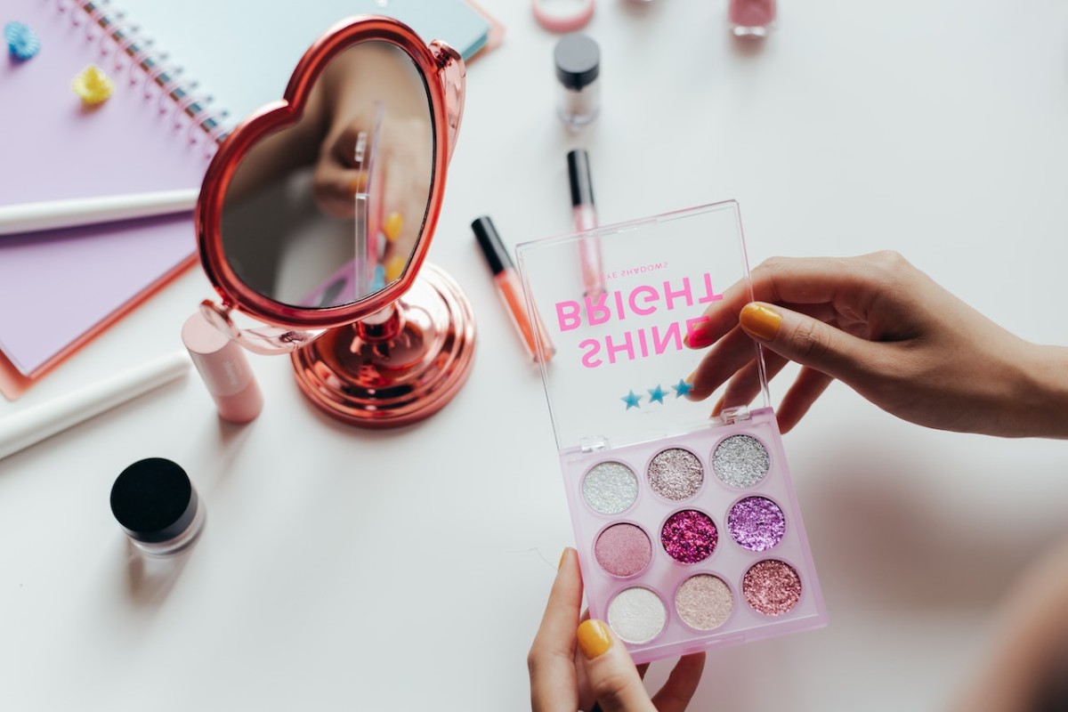 glitter in een doosje met make-up