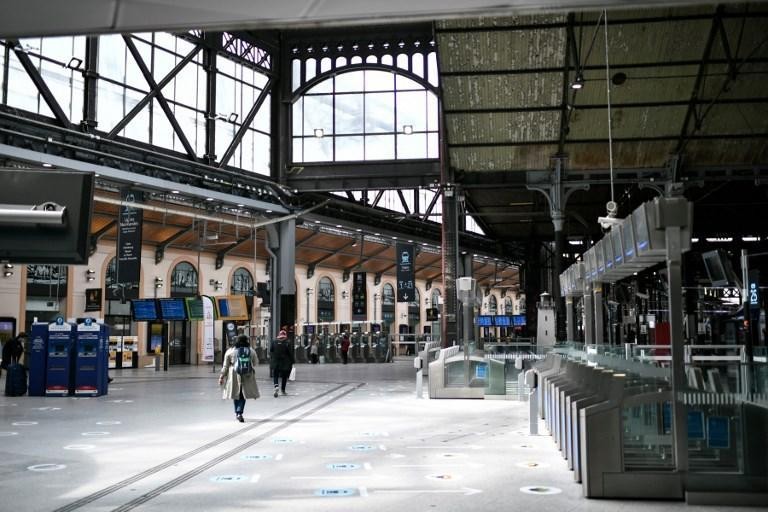 een station in Frankrijk dat bijna leeg is