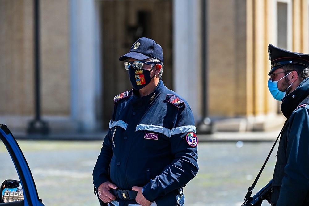 Italiaanse politie houdt toezicht