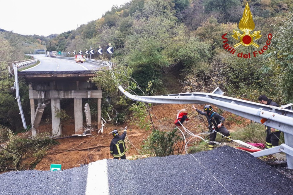 Brug in Italië stortte in