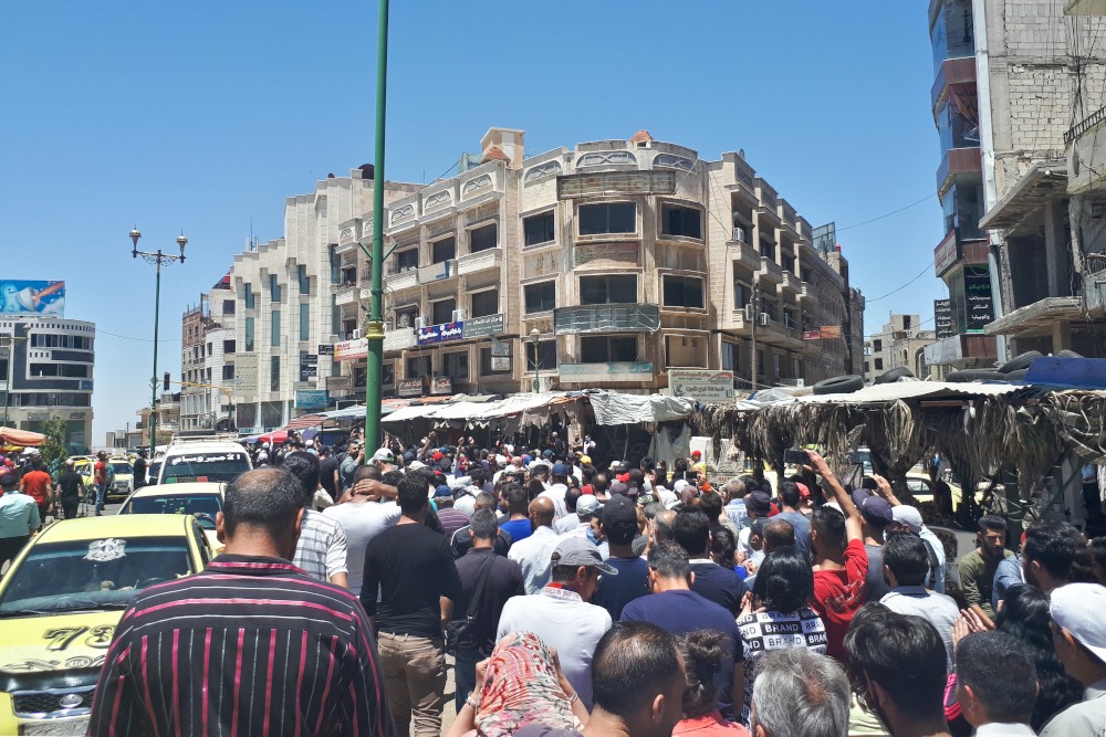 Mensen op straat in Syrië