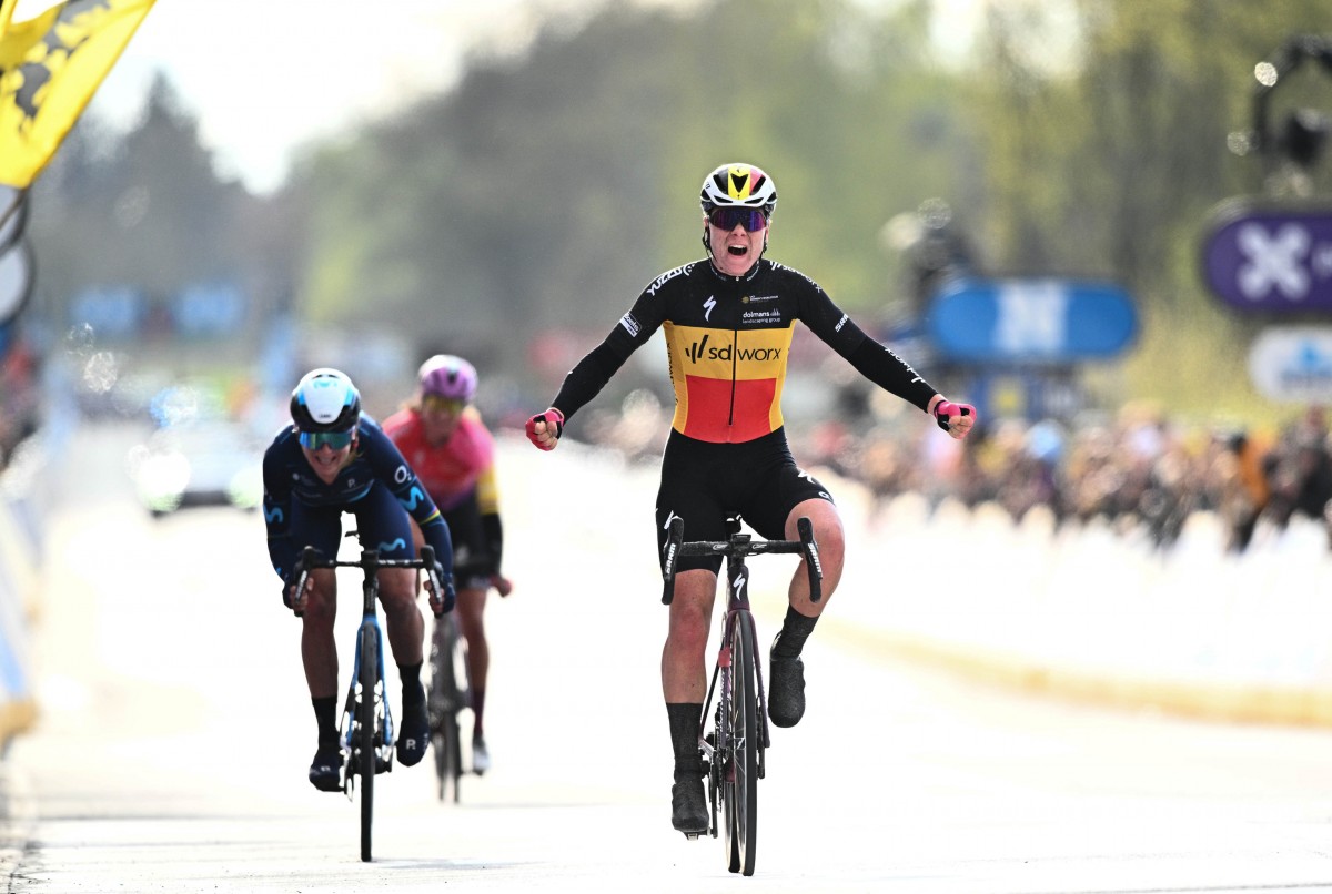 Lotte Kopecky wint Rode van Vlaandern