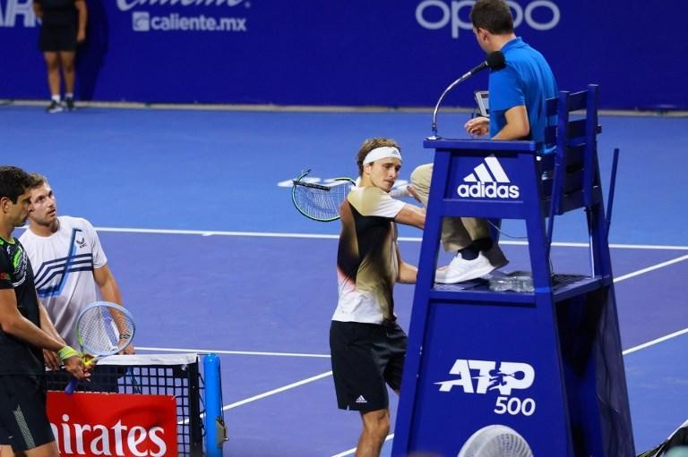 Zverev slaat zijn racket stuk