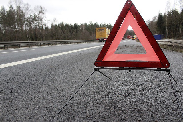 Gevarendriehoek op snelweg